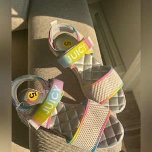 NWT Juicy Couture women Sandals Size 5, casual, brand New, white, multicoloured